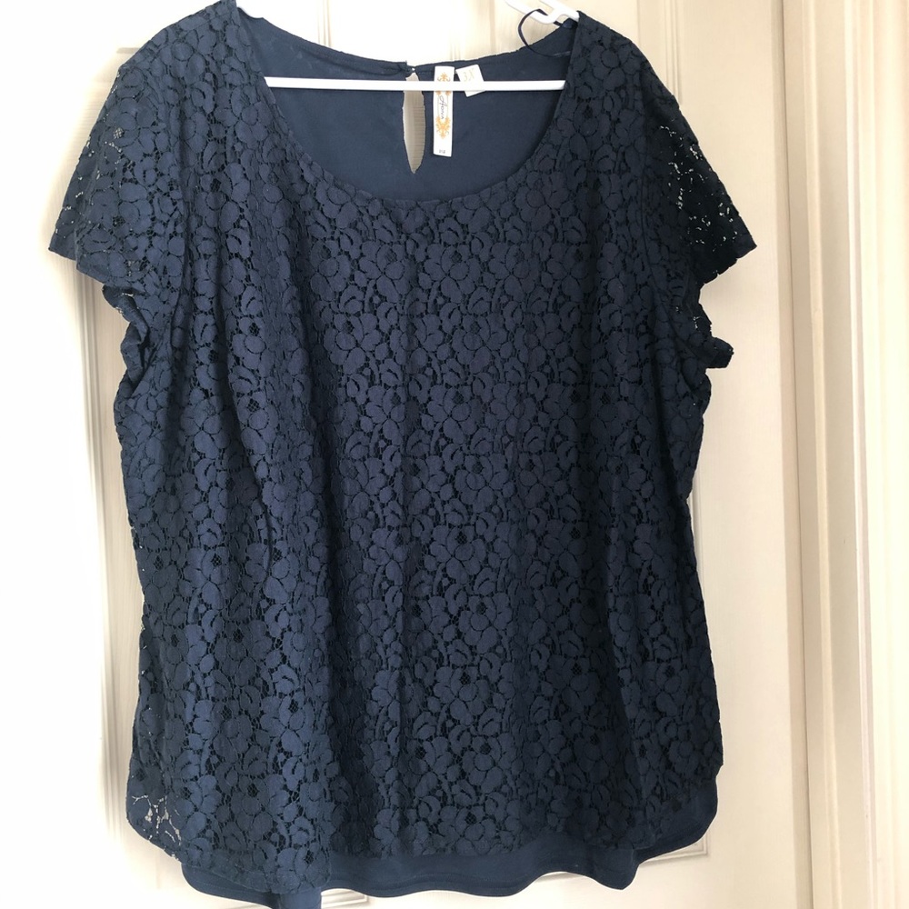ADiva lace top